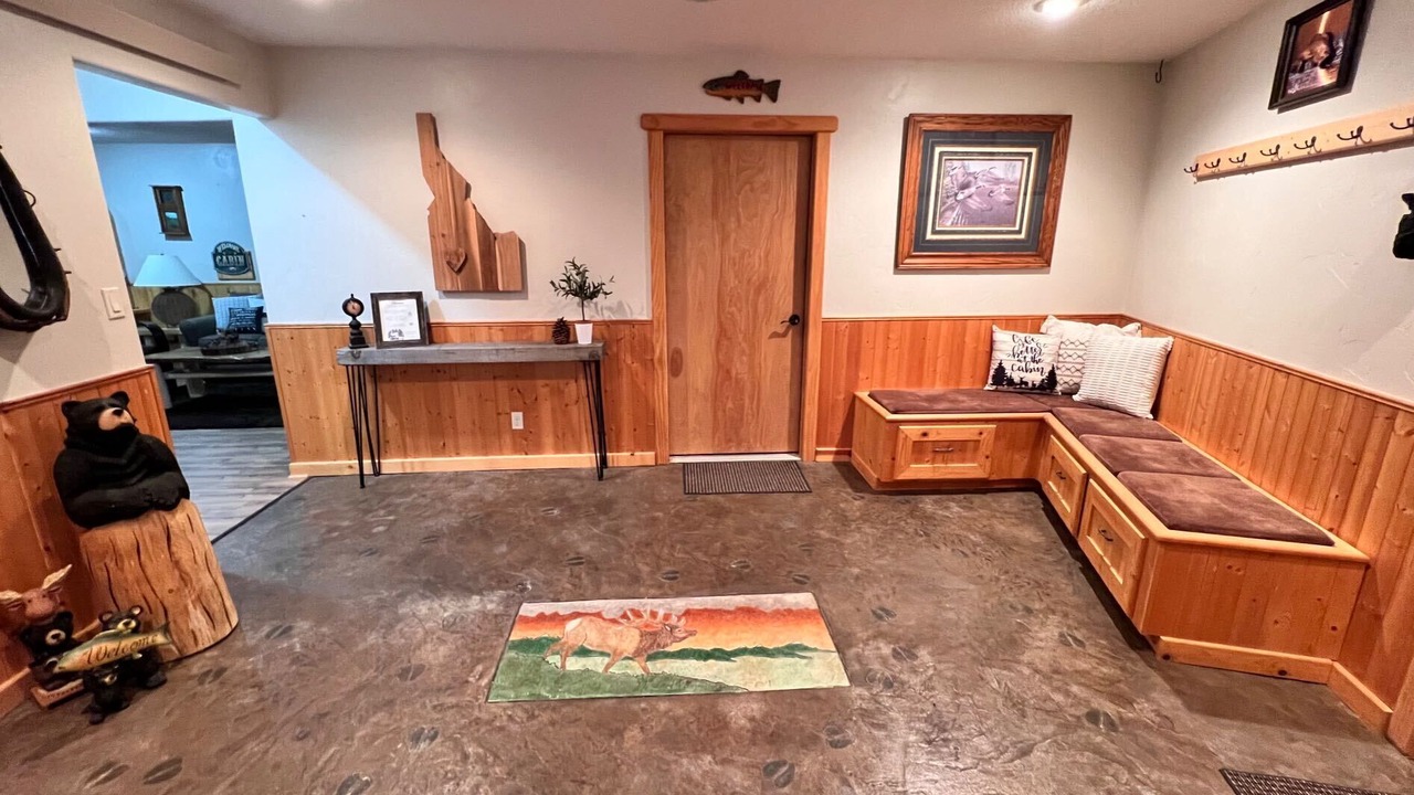 Photo of Bedroom in Garden Valley
