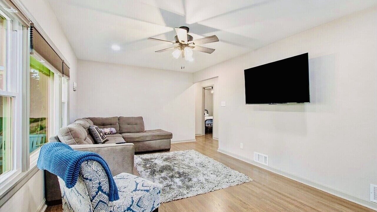 Photo of Livingroom in Smithville