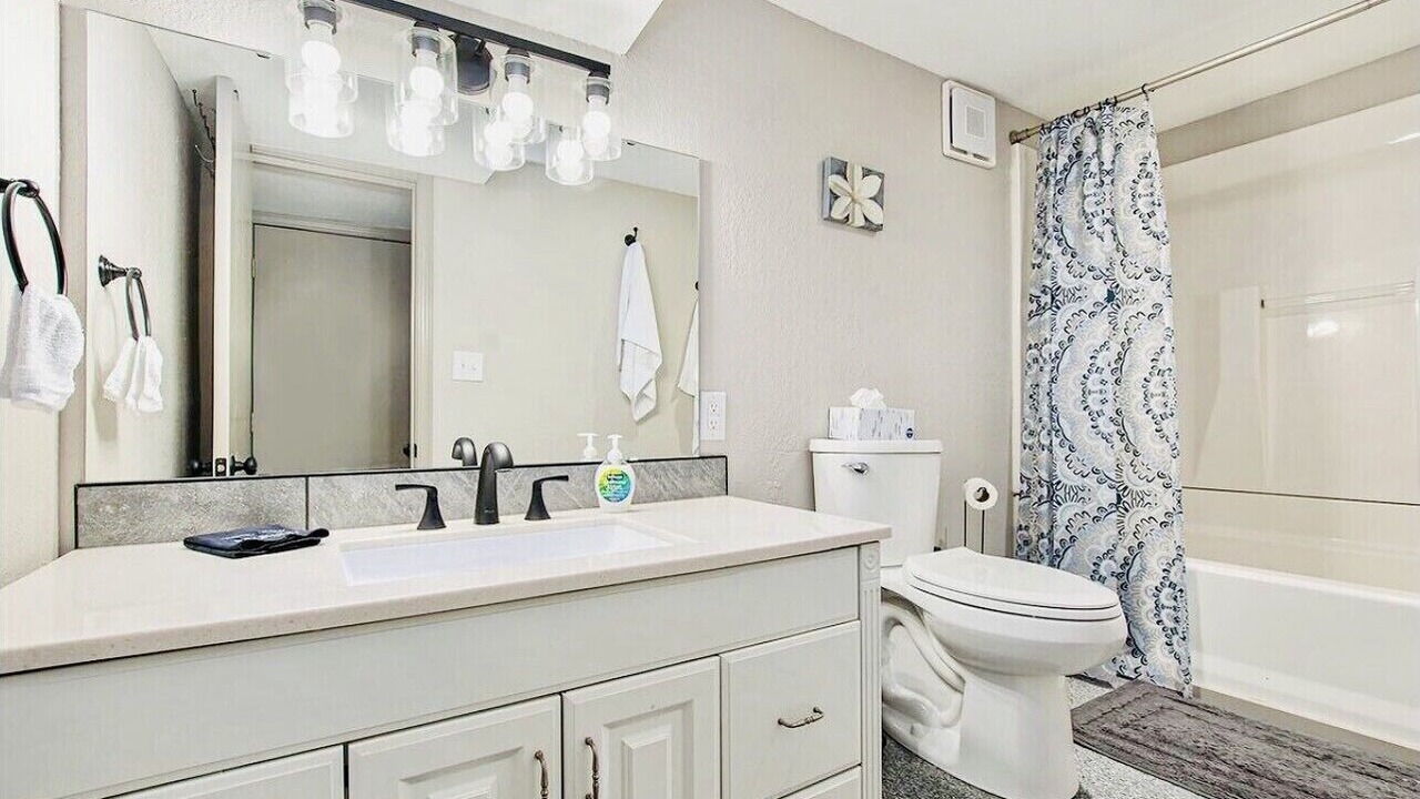 Photo of Bathroom in Smithville
