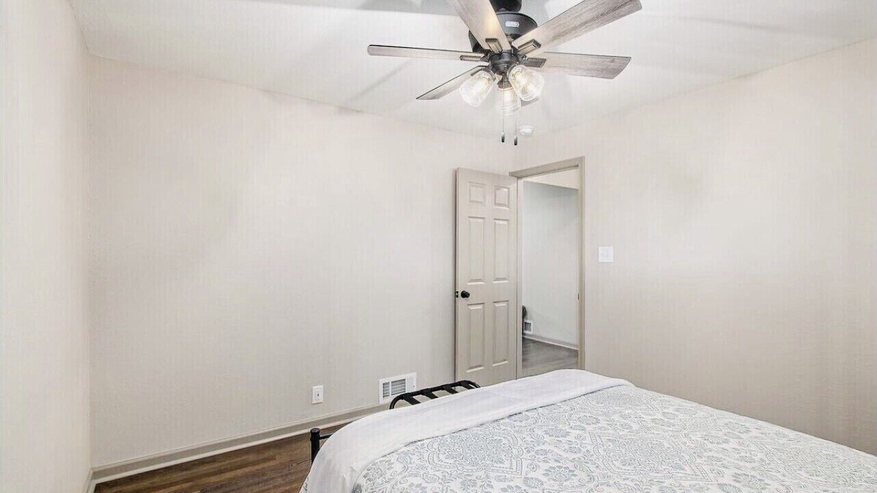 Photo of Bedroom in Smithville