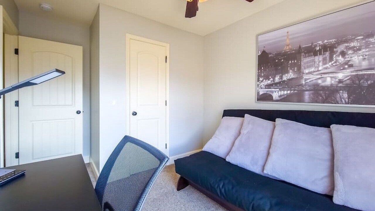 Photo of Livingroom in Tracy
