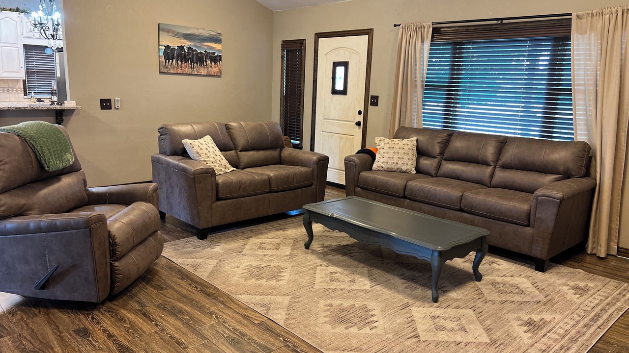 Photo of Livingroom in Noble County