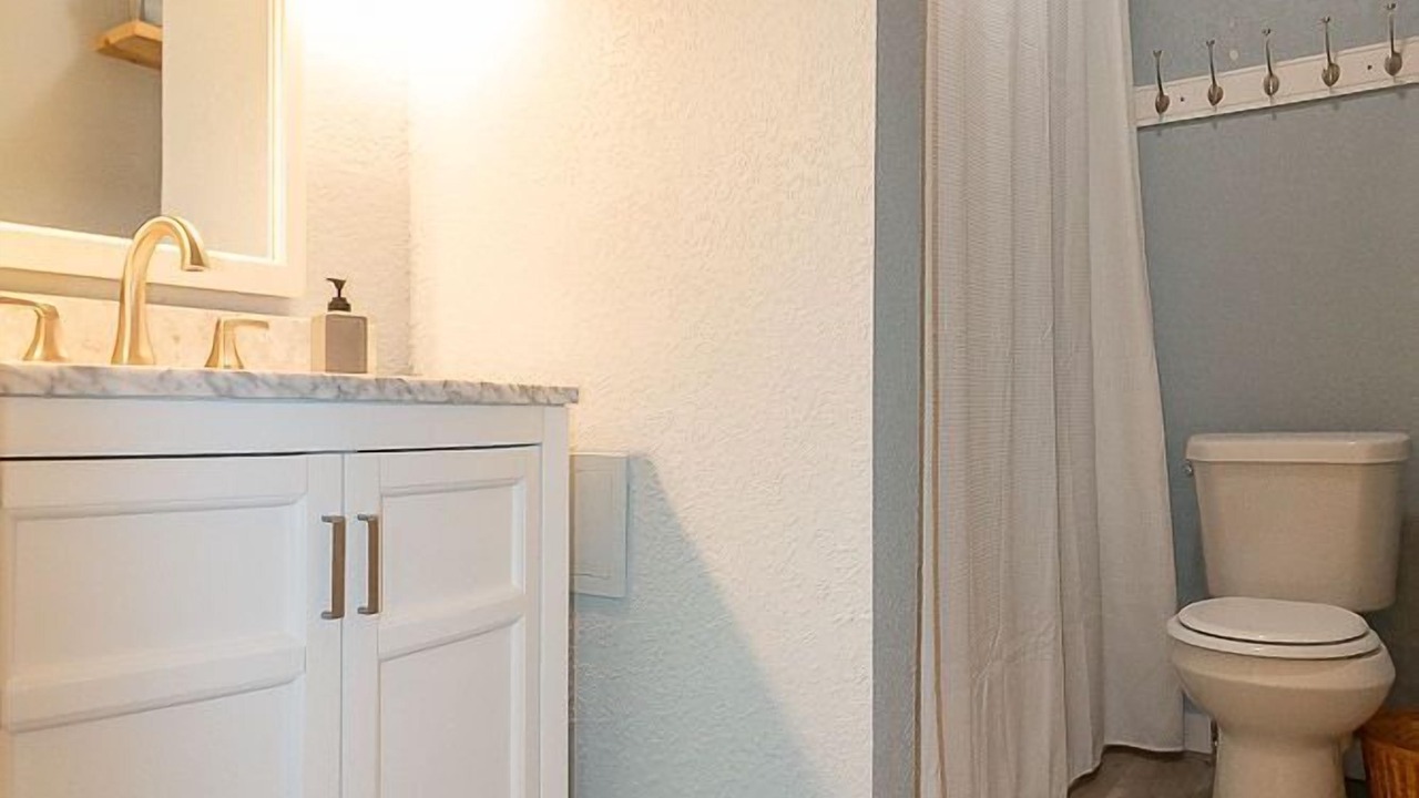 Photo of Bathroom in Greater Auburndale