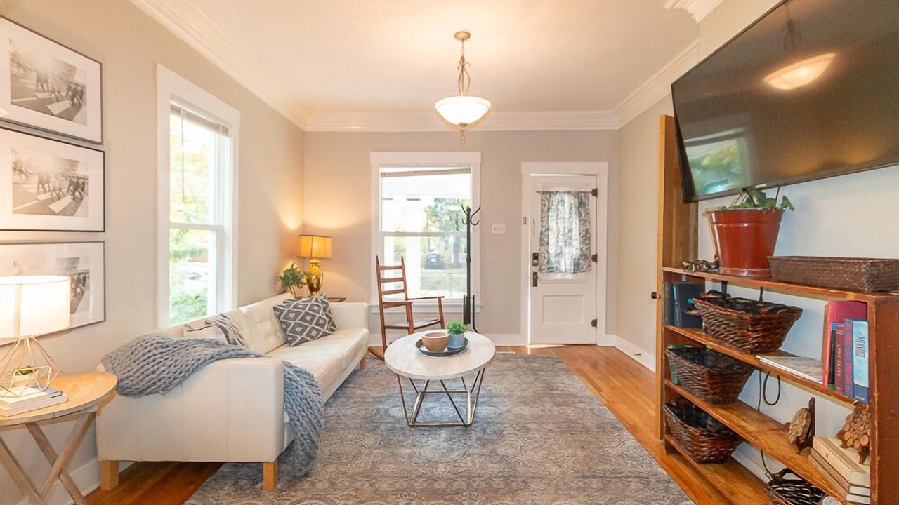 Photo of Bedroom in Greater Auburndale