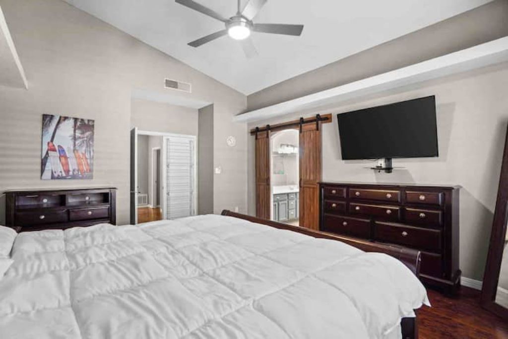 Photo of Bedroom in Biggs Field