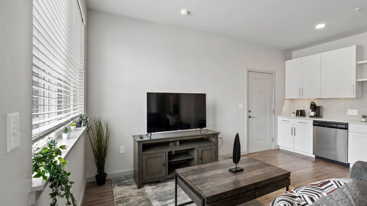 Photo of Livingroom in Dupont