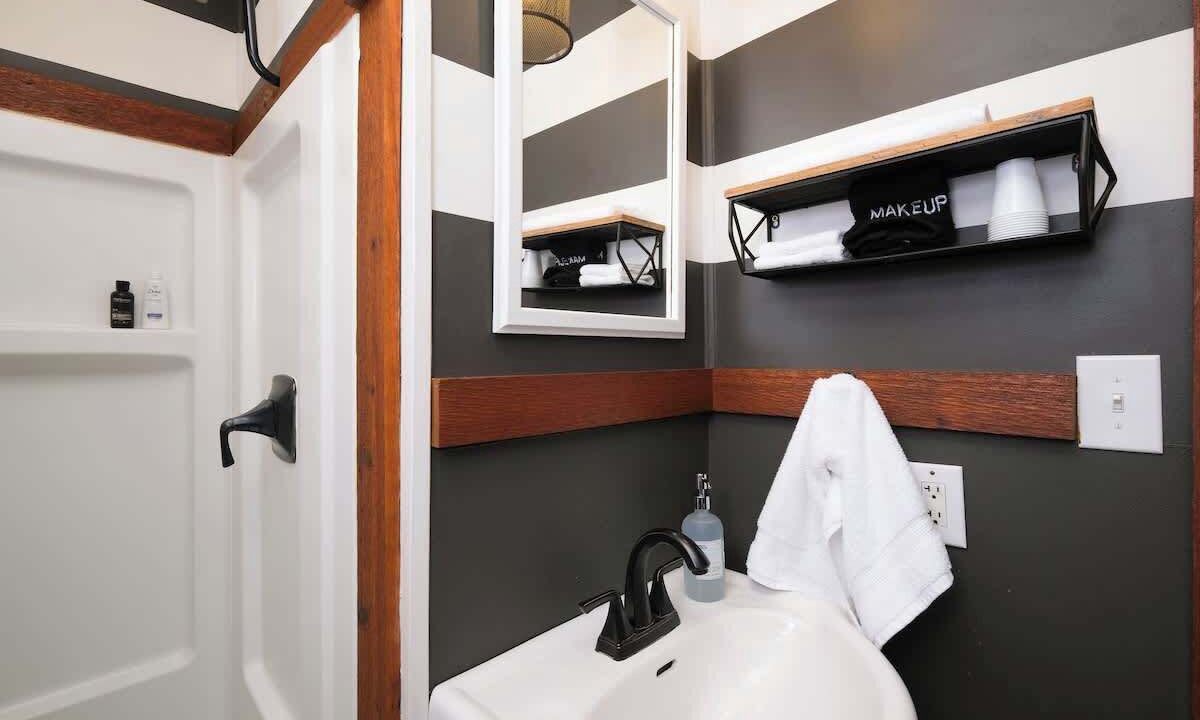 Photo of Bathroom in Canyon