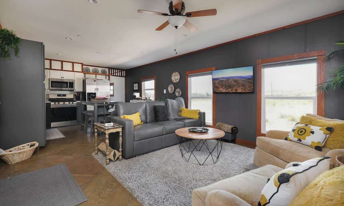 Photo of Livingroom in Canyon