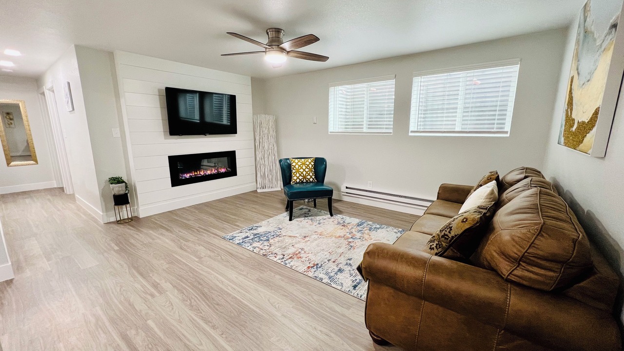 Photo of Livingroom in Heather Gardens