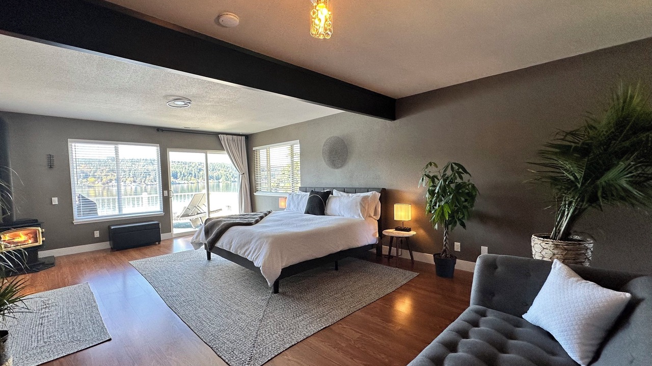 Photo of Bedroom in Erlands Point-Kitsap Lake