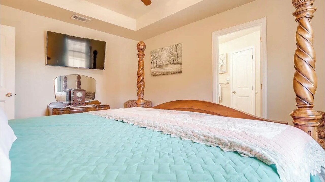 Photo of Bedroom in Granbury
