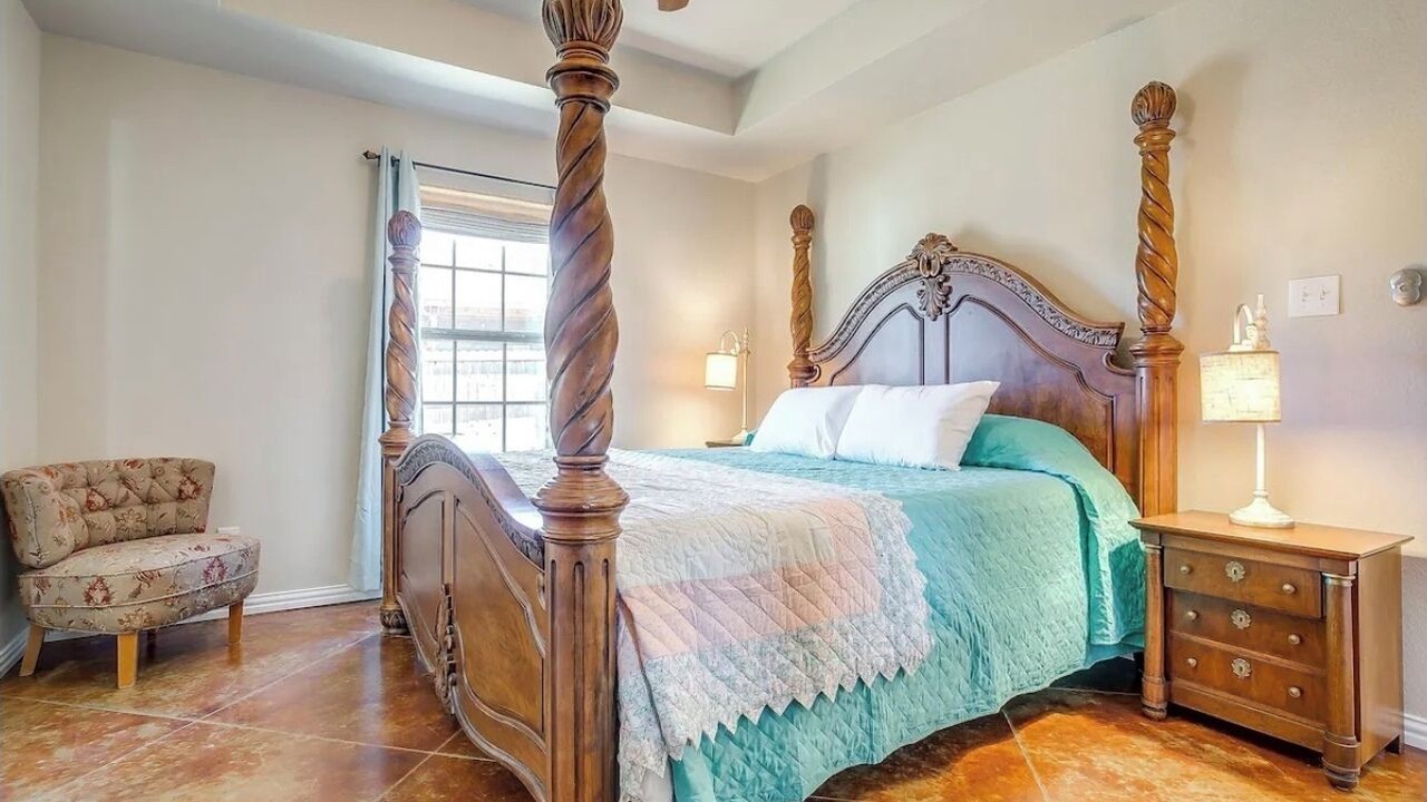 Photo of Bedroom in Granbury