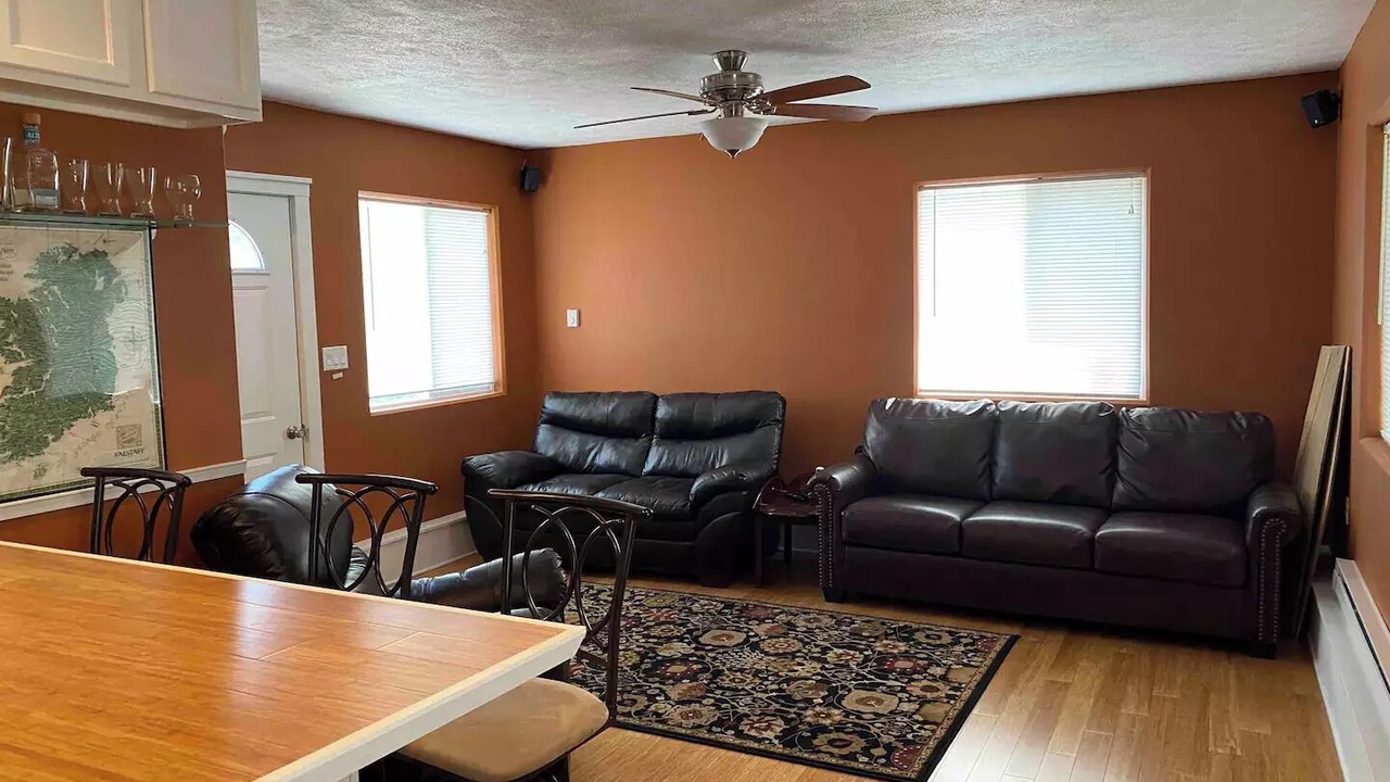 Photo of Livingroom in Cedar Creek