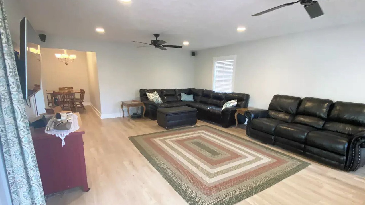 Photo of Livingroom in Cedar Creek