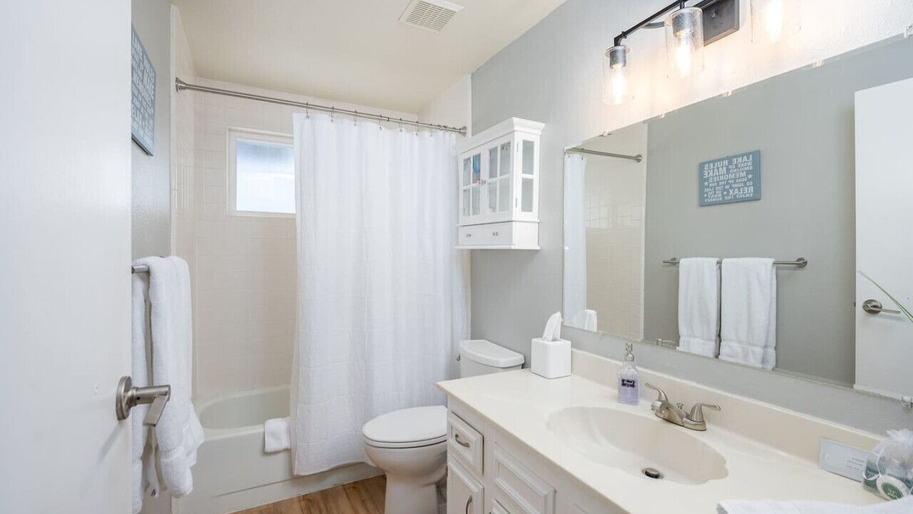 Photo of Bathroom in Moses Lake