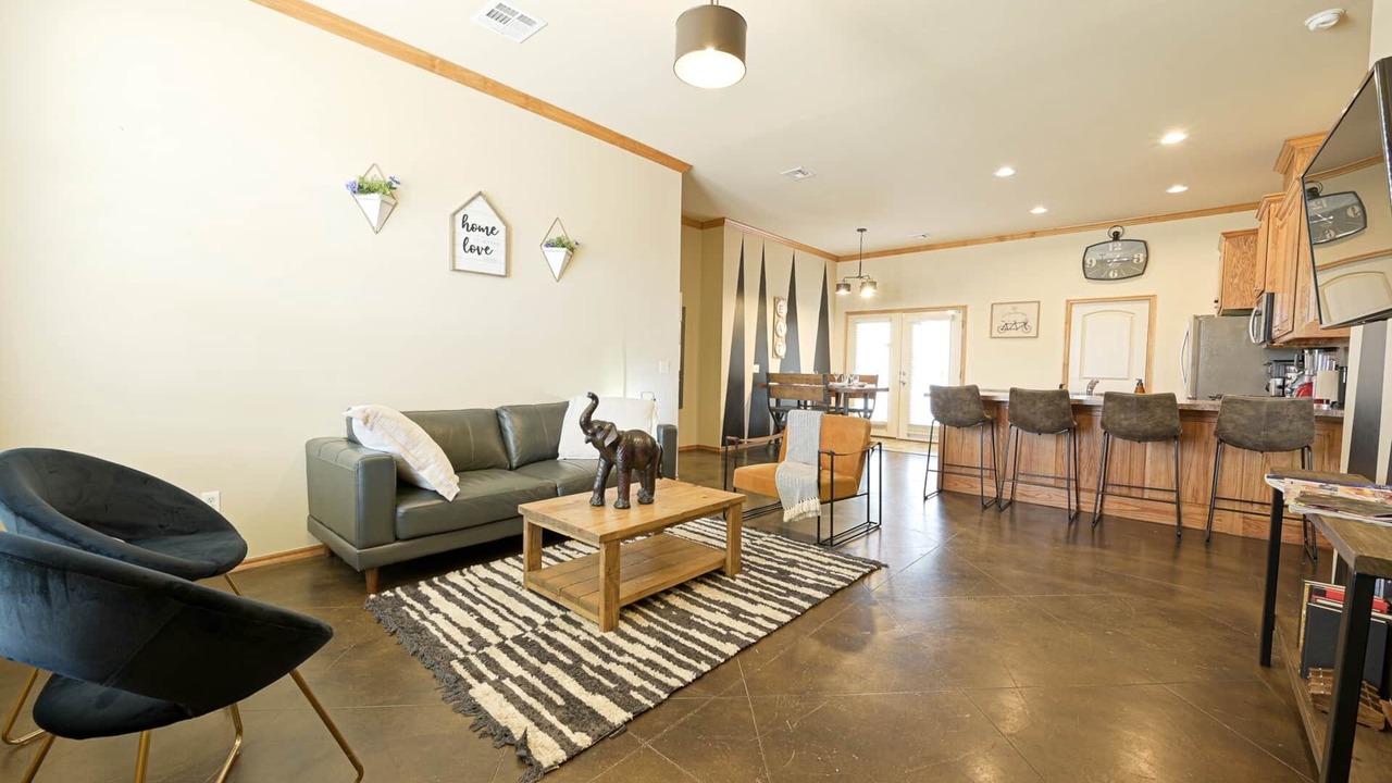 Photo of Livingroom in Central Oklahoma City