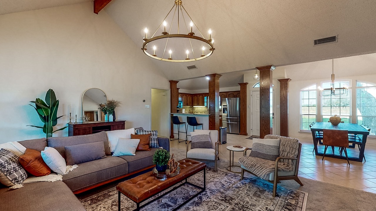 Photo of Livingroom in Glen Rose
