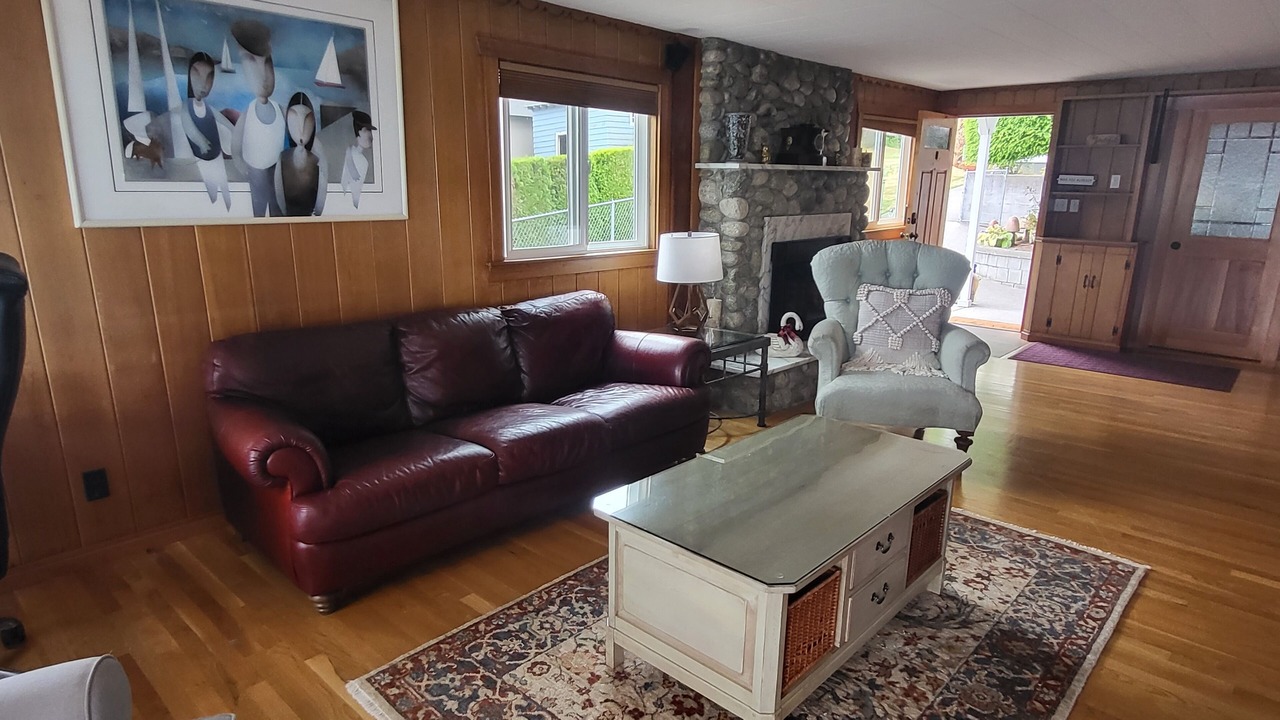 Photo of Livingroom in Lake Goodwin