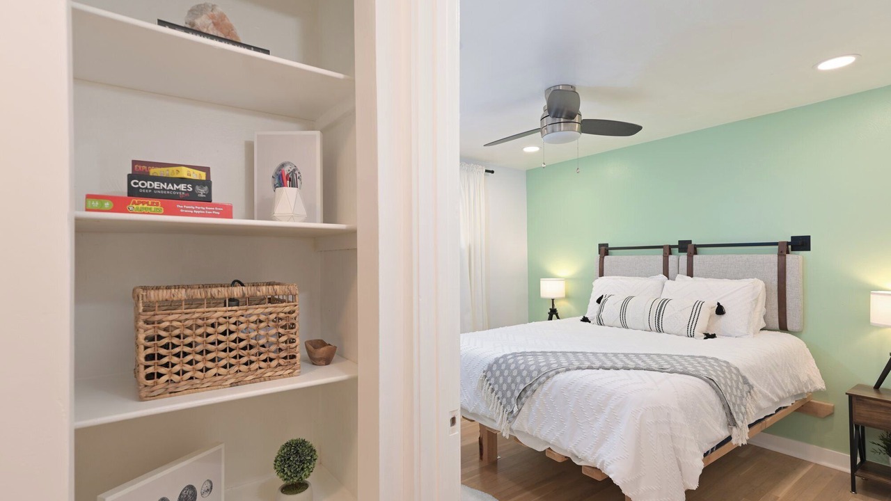 Photo of Bedroom in Delmar Parkway