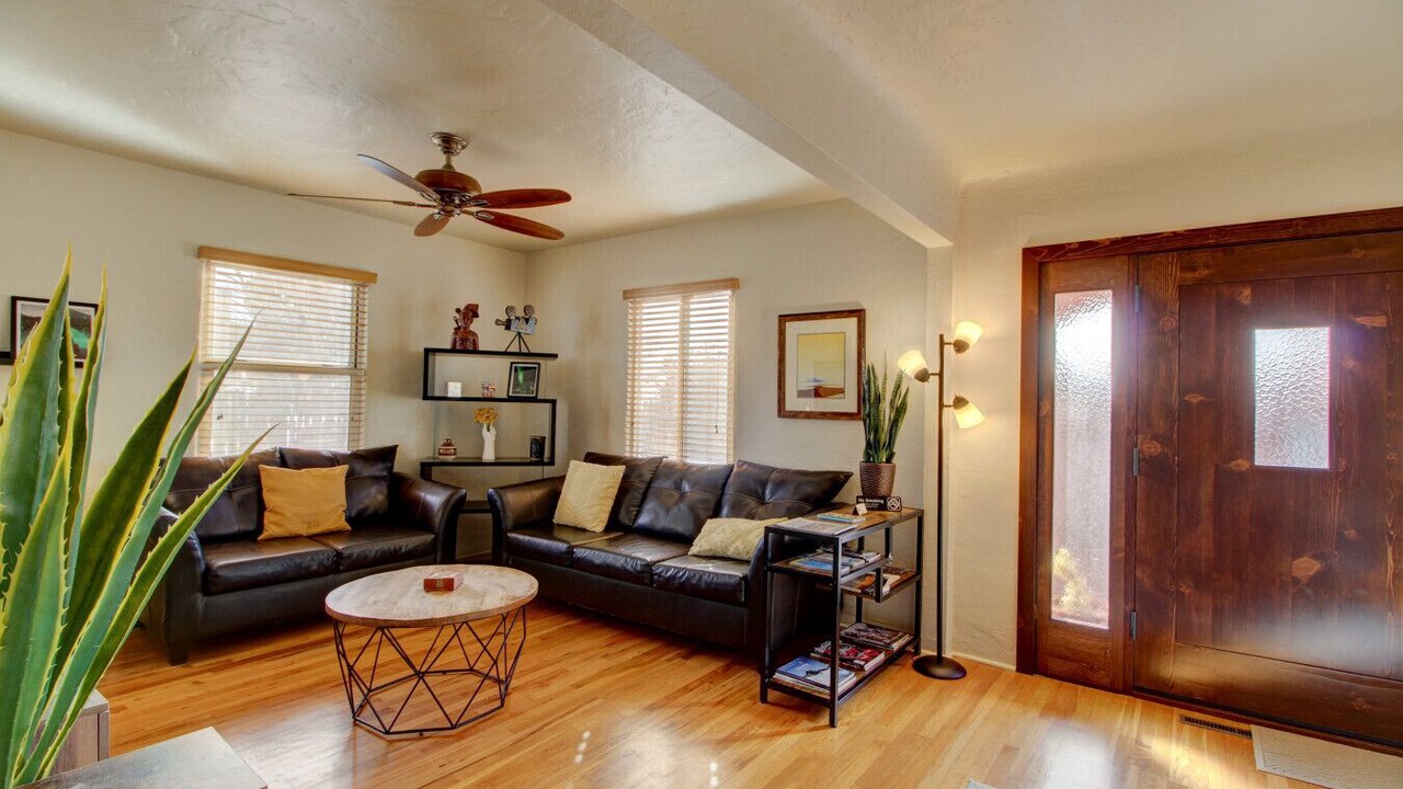 Photo of Livingroom in Nob Hill