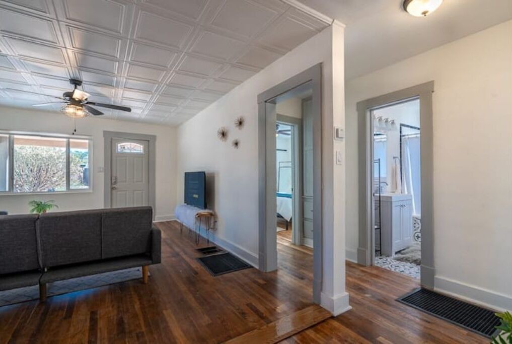 Photo of Livingroom in University Heights