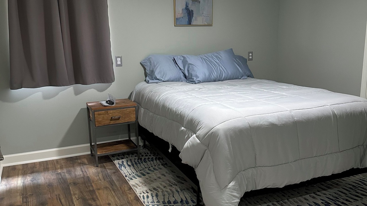 Photo of Bedroom in Glenwood