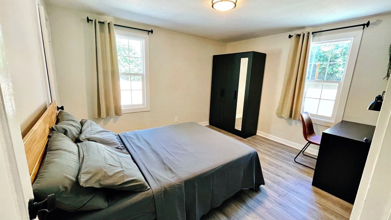 Photo of Bedroom in Bryn Mawr-Skyway