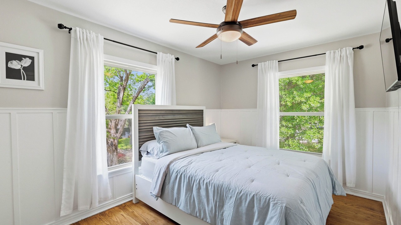 Photo of Bedroom in Central Arlington