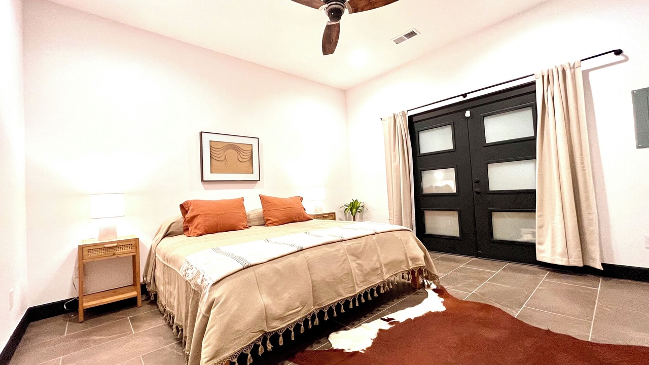 Photo of Bedroom in South Broadway