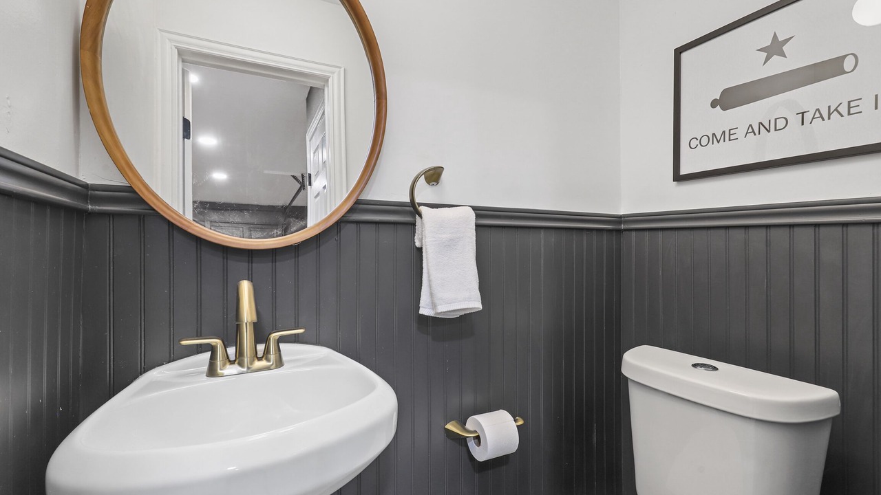Photo of Bathroom in Central Arlington