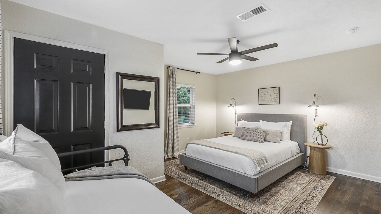 Photo of Bedroom in Central Arlington