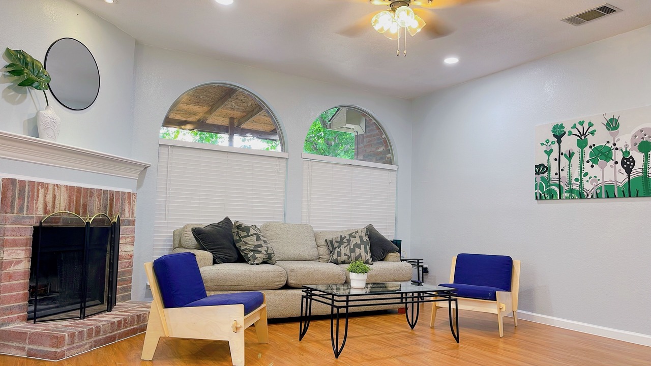 Photo of Livingroom in South Arlington