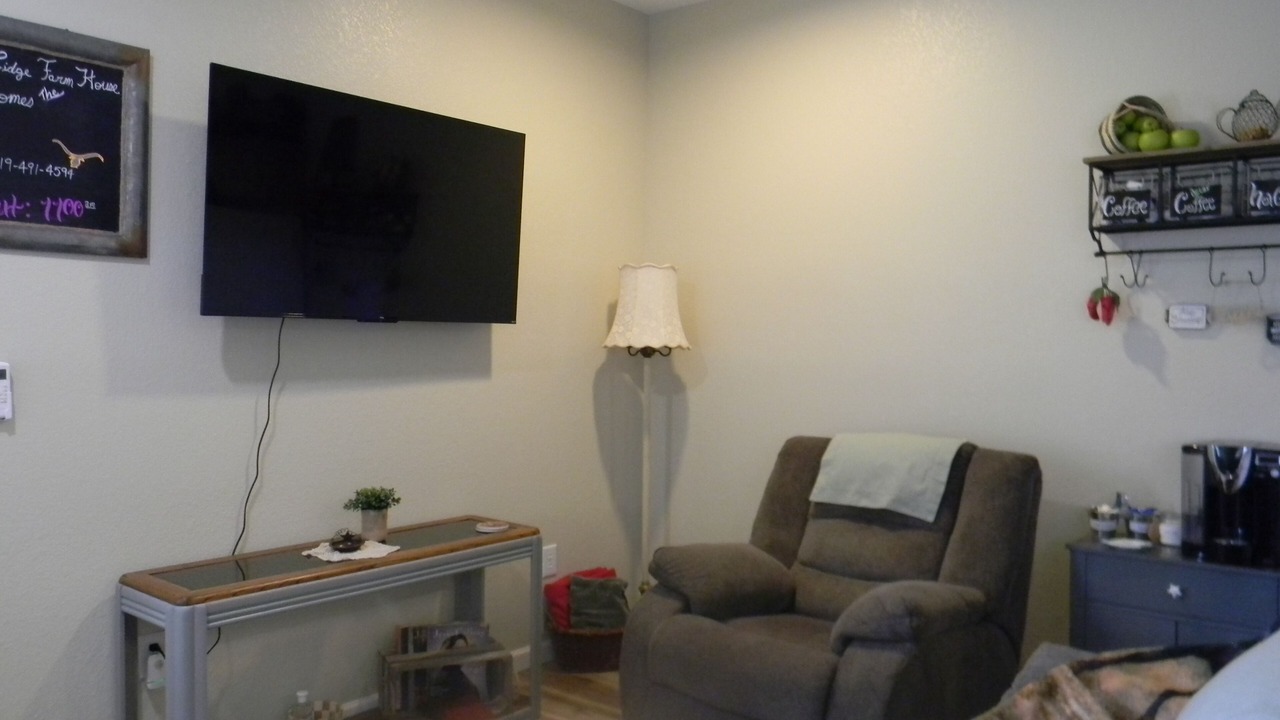 Photo of Livingroom in Pottawatomie County