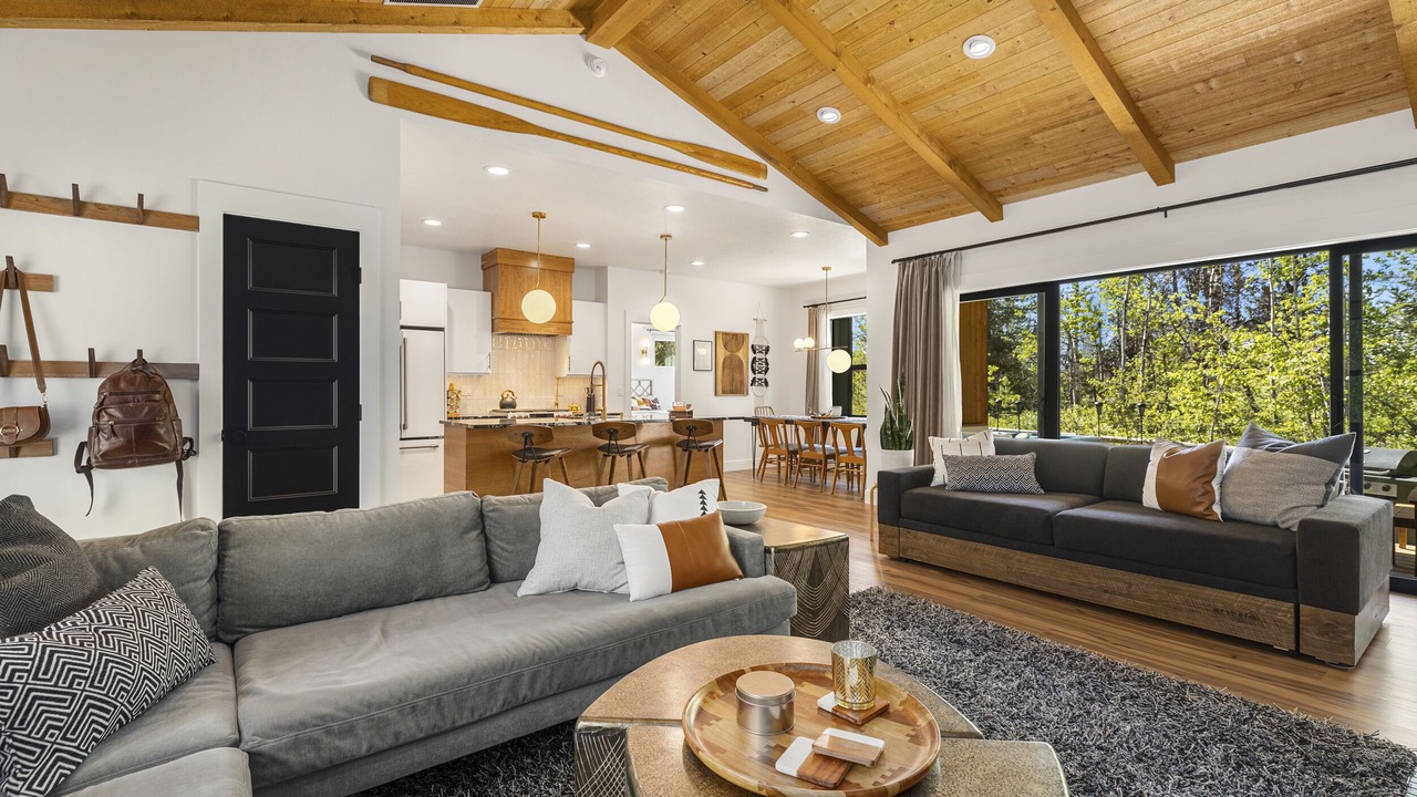 Photo of Livingroom in Donnelly