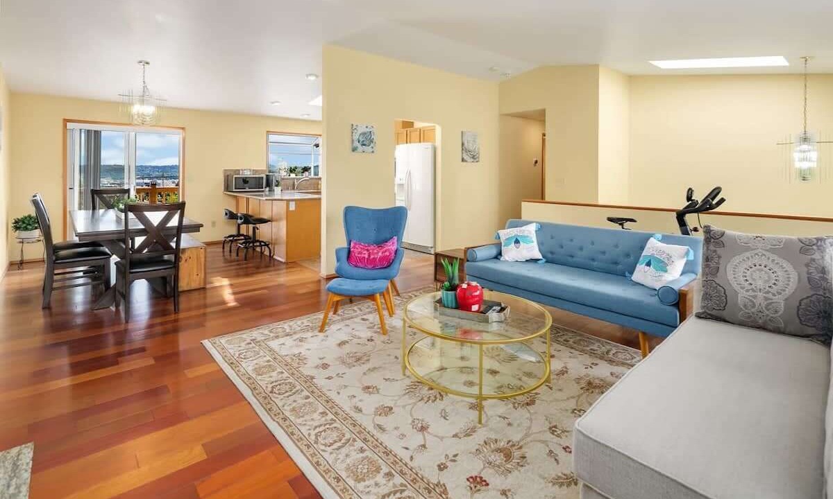 Photo of Livingroom in Mid-Beacon Hill