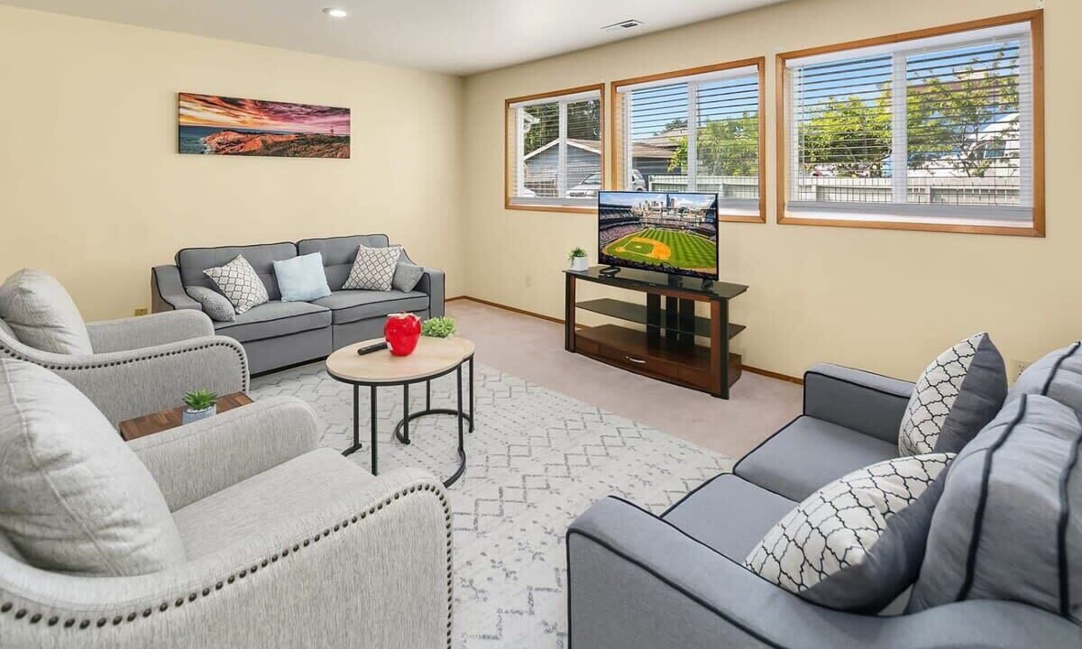 Photo of Livingroom in Mid-Beacon Hill