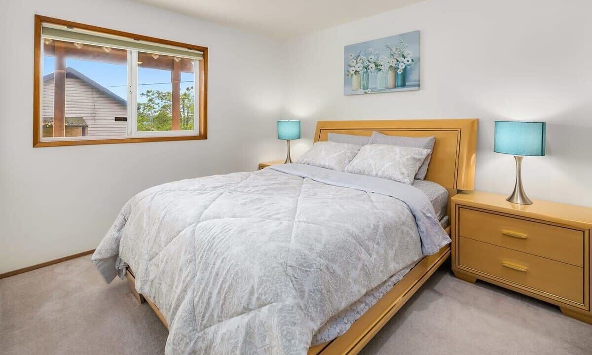 Photo of Bedroom in Mid-Beacon Hill