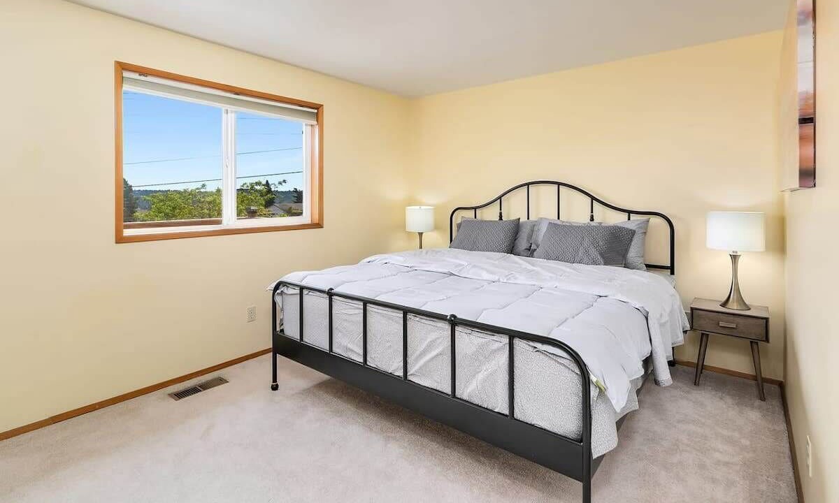 Photo of Bedroom in Mid-Beacon Hill