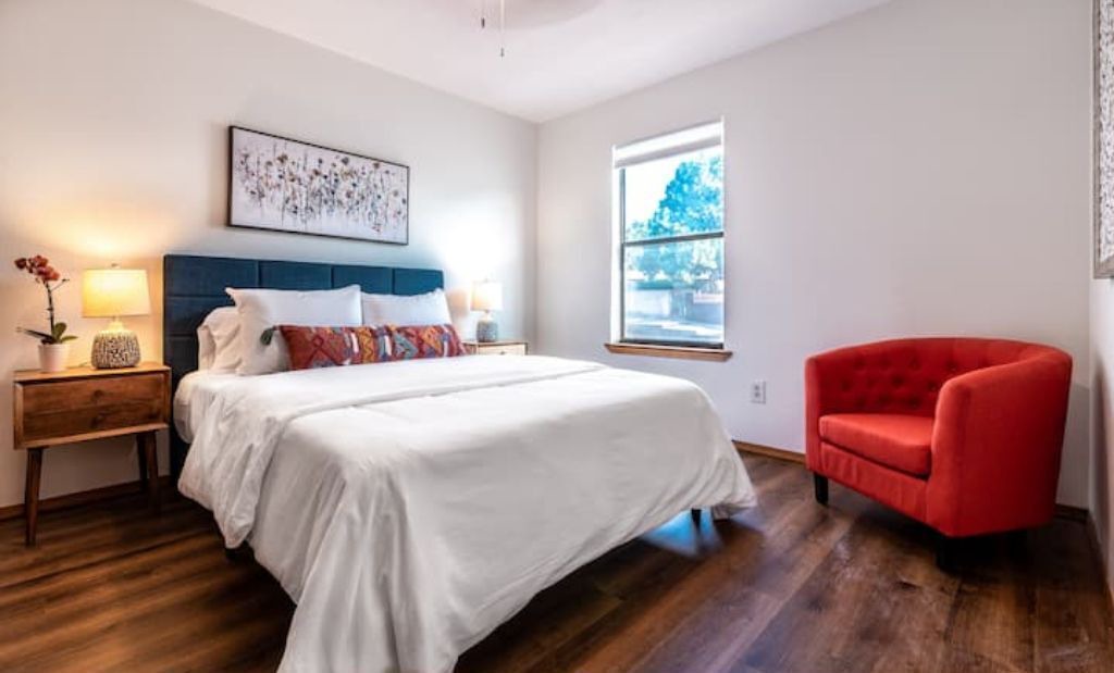 Photo of Bedroom in Osuna Park Inc