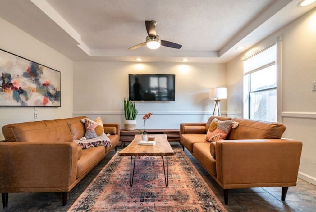 Photo of Livingroom in Osuna Park Inc
