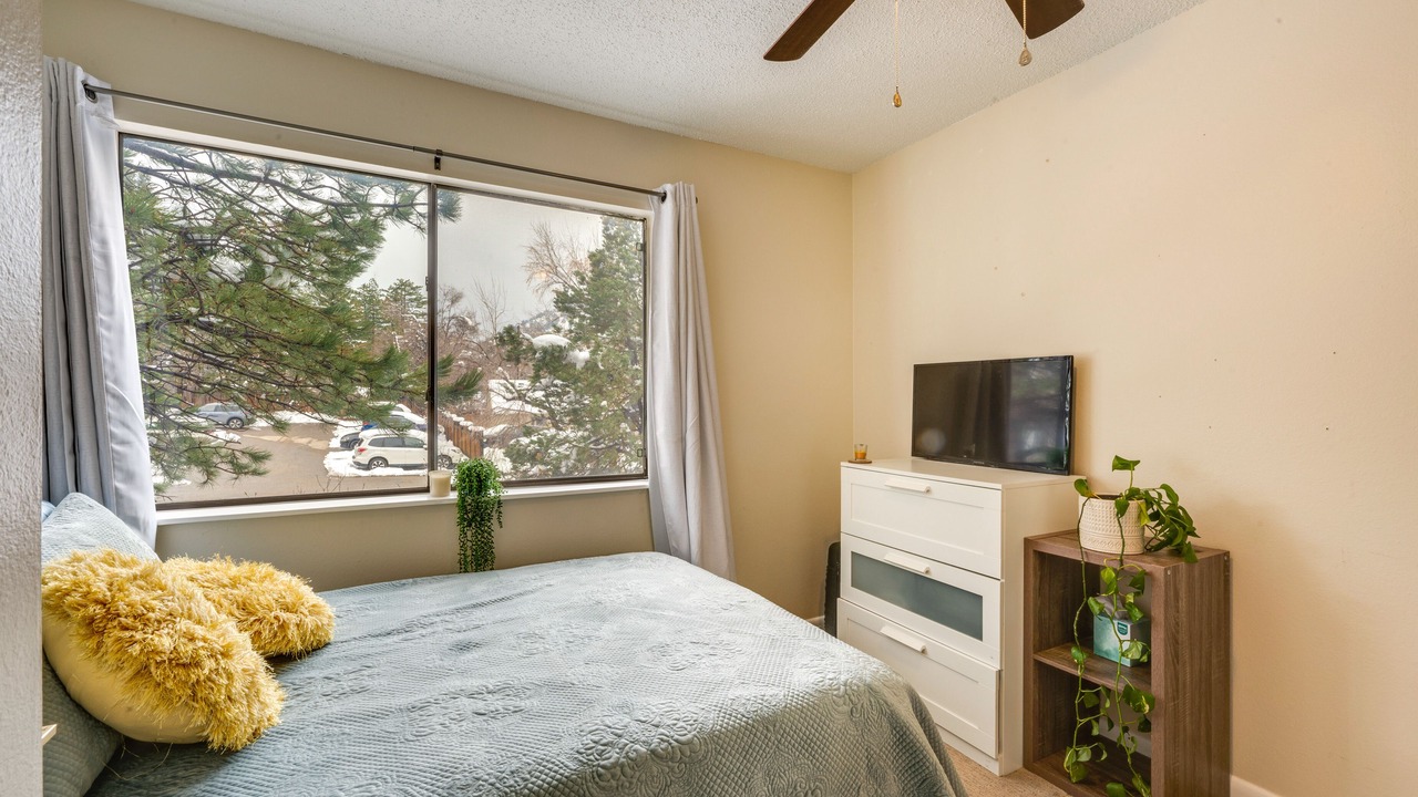 Photo of Bedroom in Lower Arapahoe