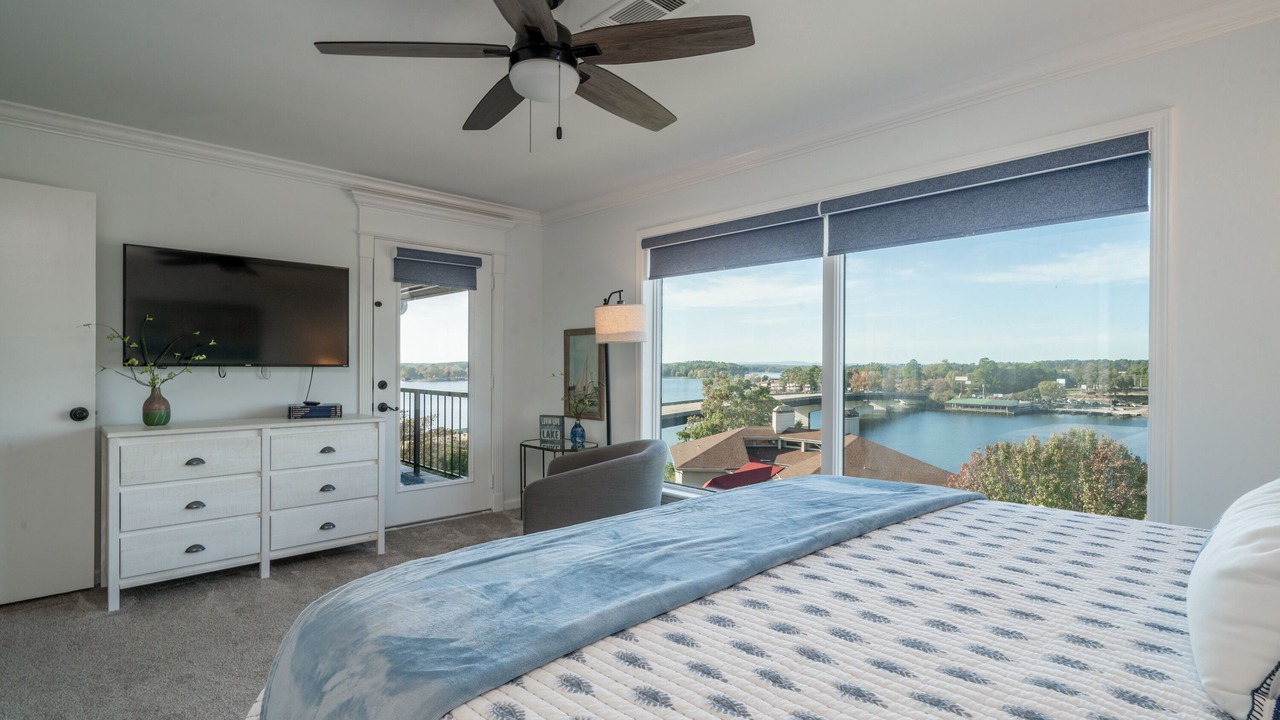 Photo of Bedroom in Lake Hamilton