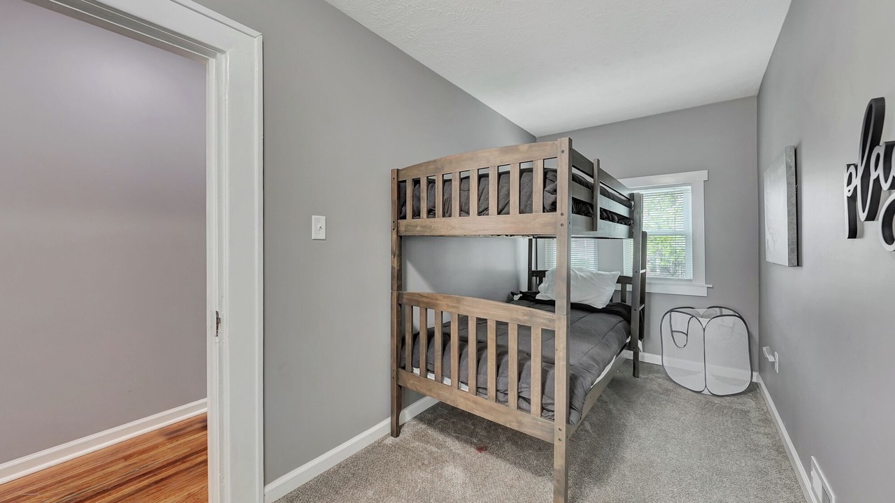 Photo of Bedroom in Near South
