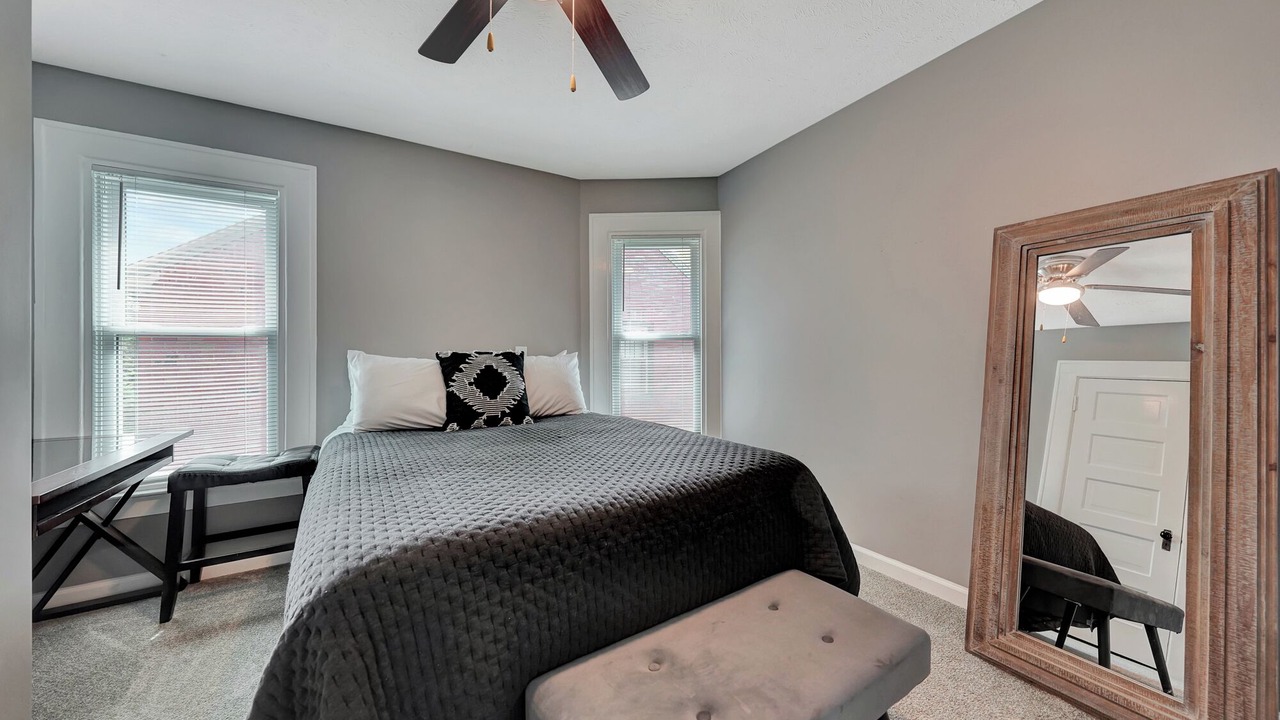 Photo of Bedroom in Near South