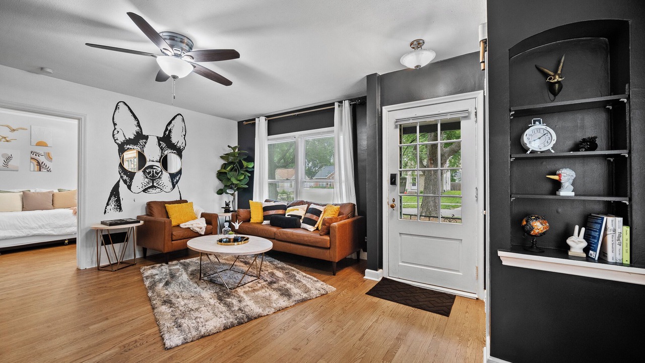 Photo of Livingroom in Waveland Park