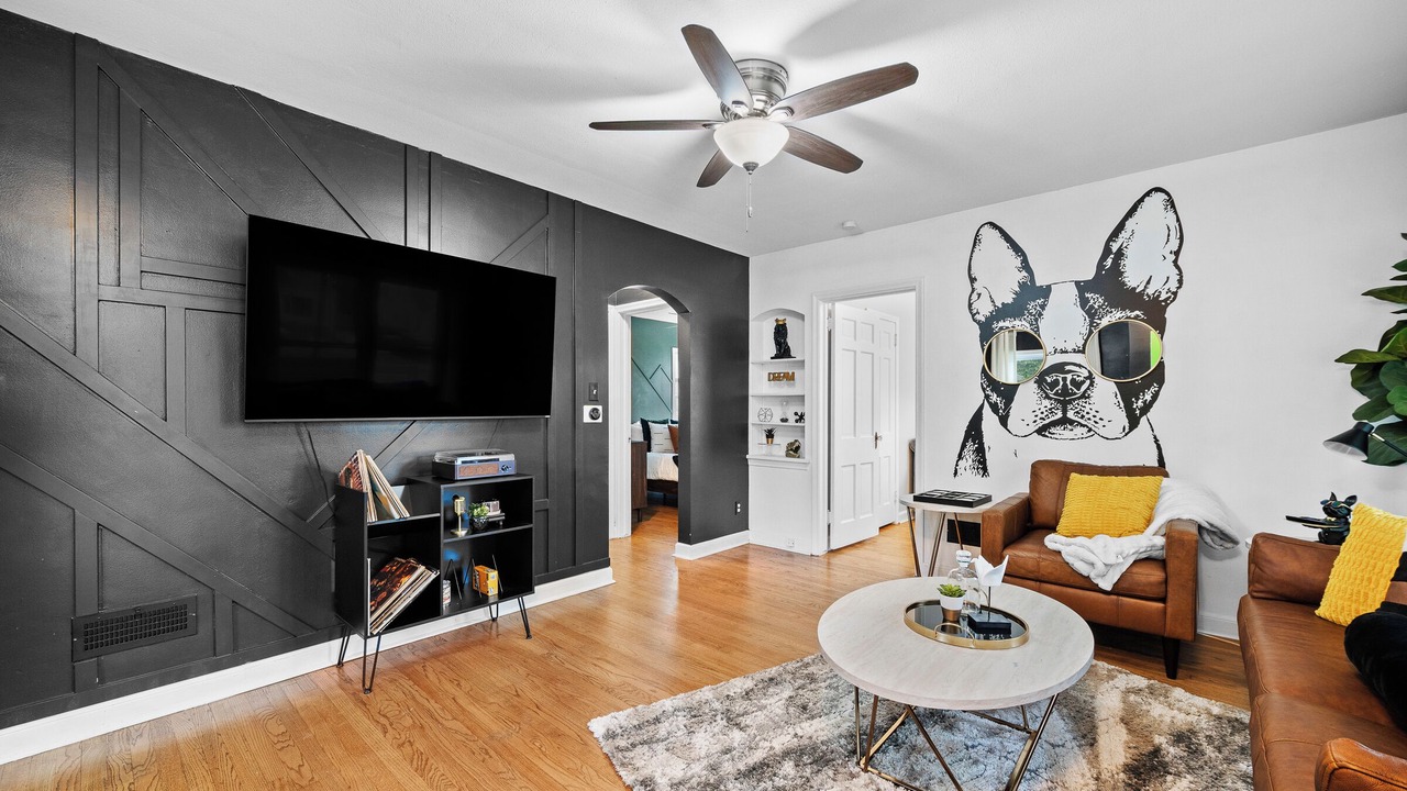Photo of Livingroom in Waveland Park