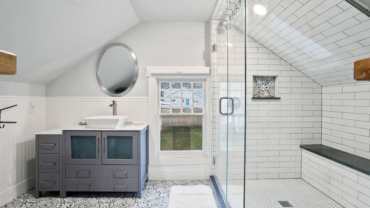 Photo of Bathroom in South Perry District