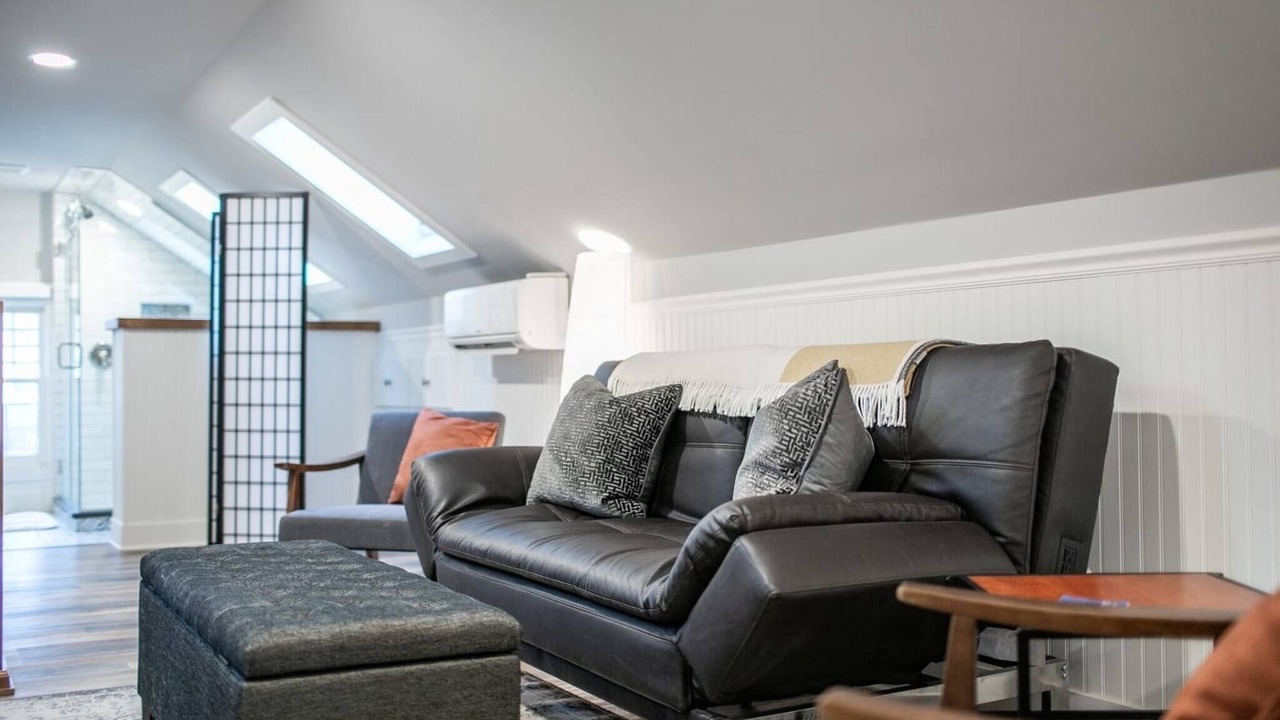 Photo of Livingroom in South Perry District