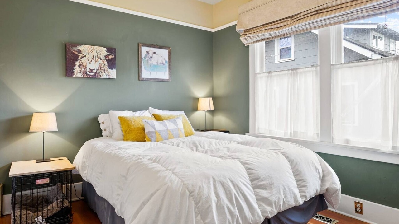 Photo of Bedroom in South Perry District