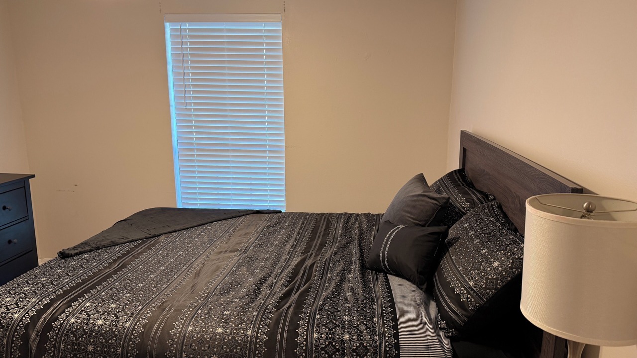 Photo of Bedroom in Crown Colony